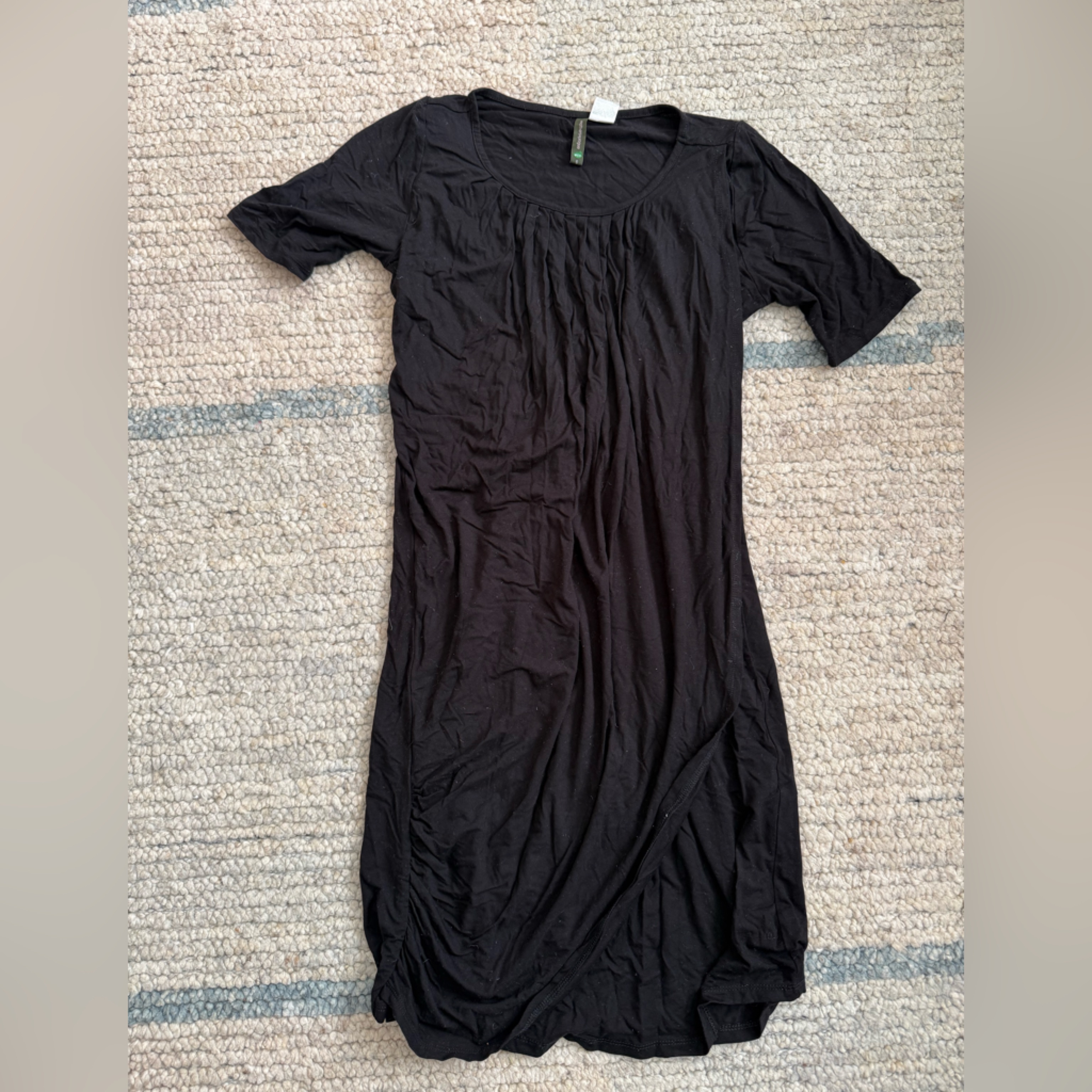 Mothers En Vogue - Maternity/Nursing Dress - Black Short Sleeve